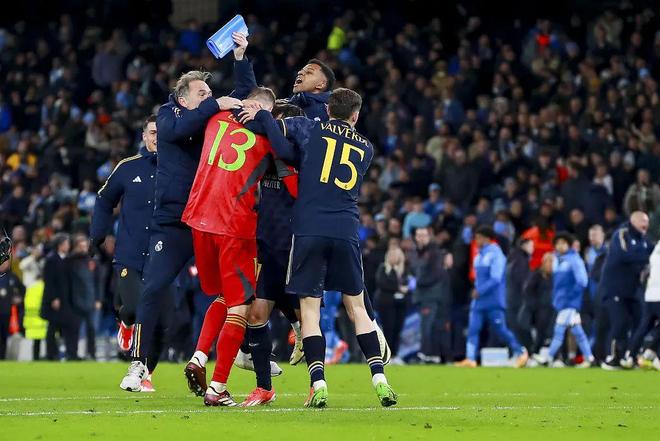 清晨AC米兰备战欧超杯,战术微调细节曝光,管理层满意,身体对抗强度拉满 清晨AC米兰备战欧超杯,战术微调细节曝光,管理层满意,身体对抗强度拉满