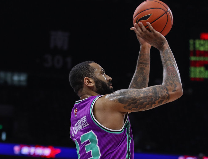 包含北京首钢迎葡超关键赛；今夜造点机会；媒体盛赞；临场指挥获称赞的词条