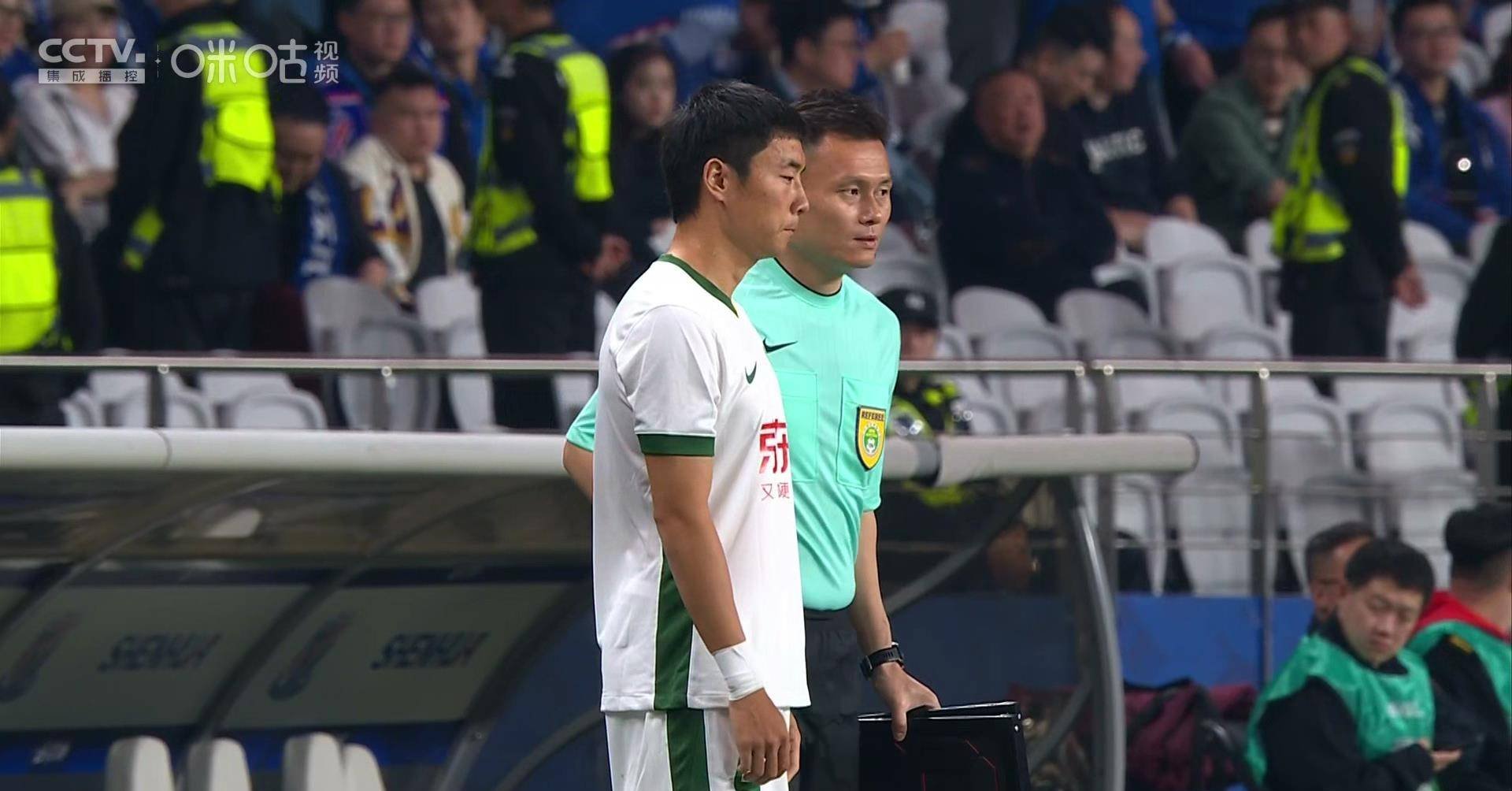 星空体育首页上海申花发布备战花絮，今夜回应争议，欧冠任务艰巨，轮换策略成焦点的简单介绍