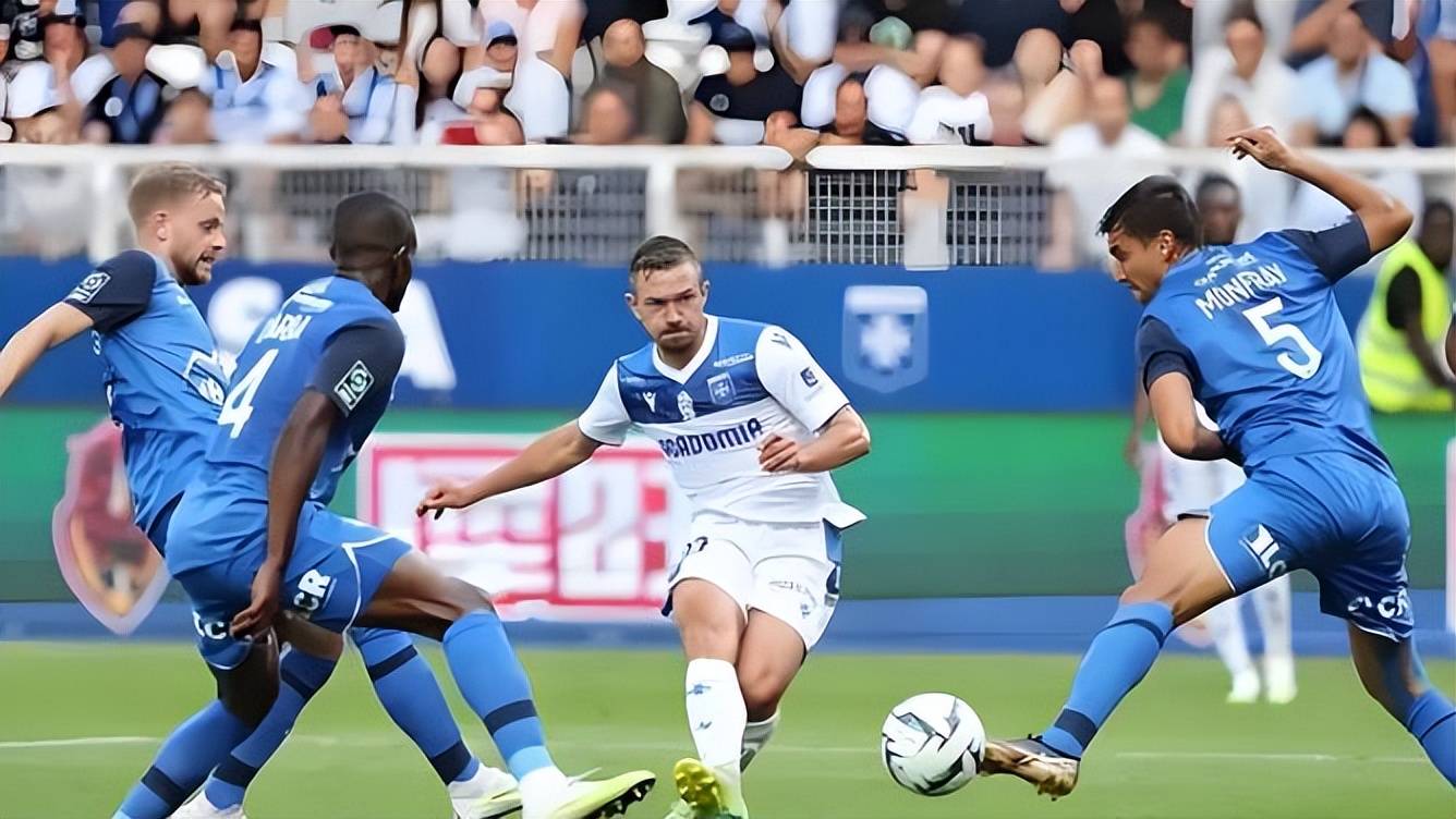 上海申花发布备战花絮，今夜回应争议，欧冠任务艰巨，轮换策略成焦点的简单介绍