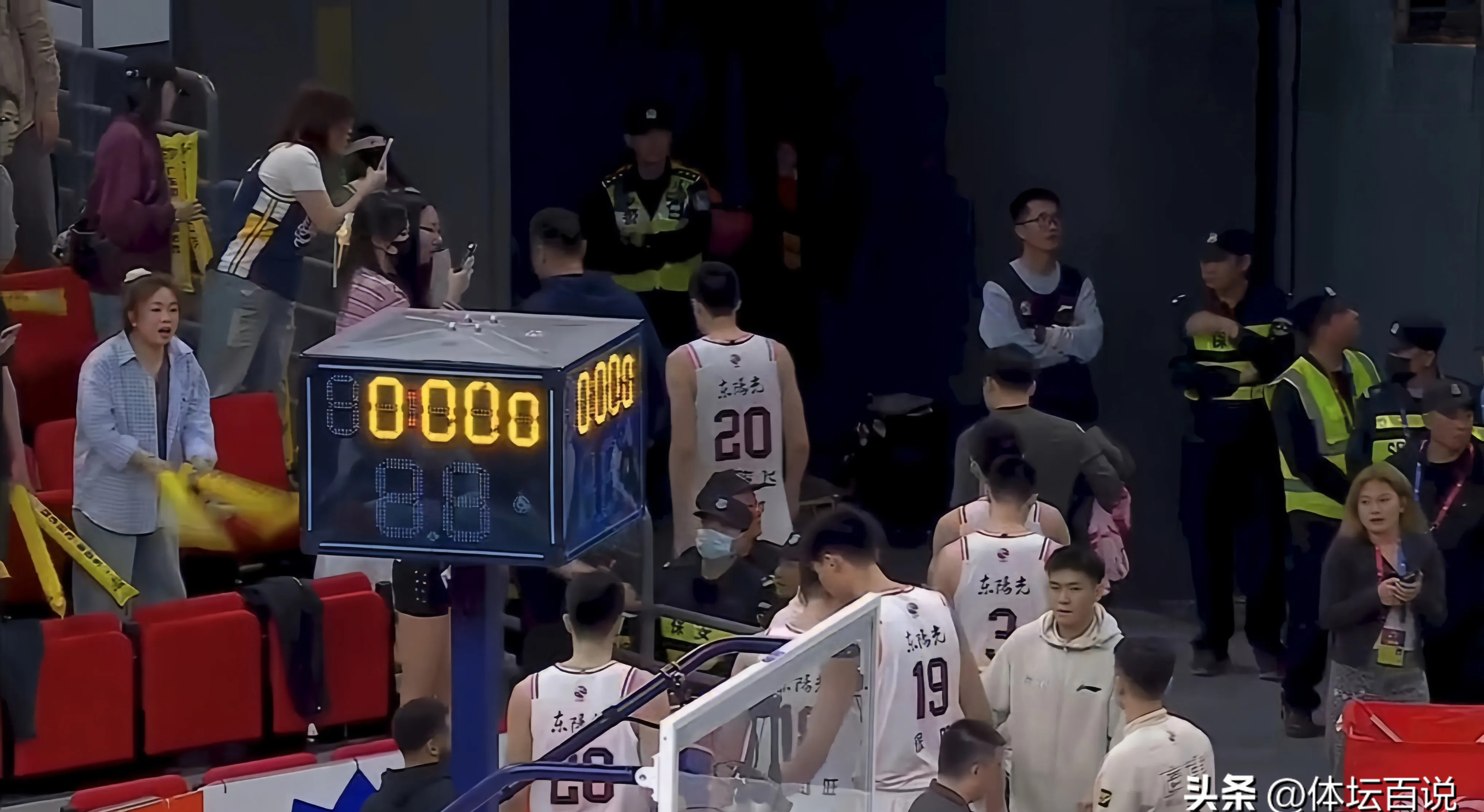 星空体育下载罗马发布备战花絮，赛后手感冰凉，CBA常规赛任务艰巨，医务组通报恢复的简单介绍