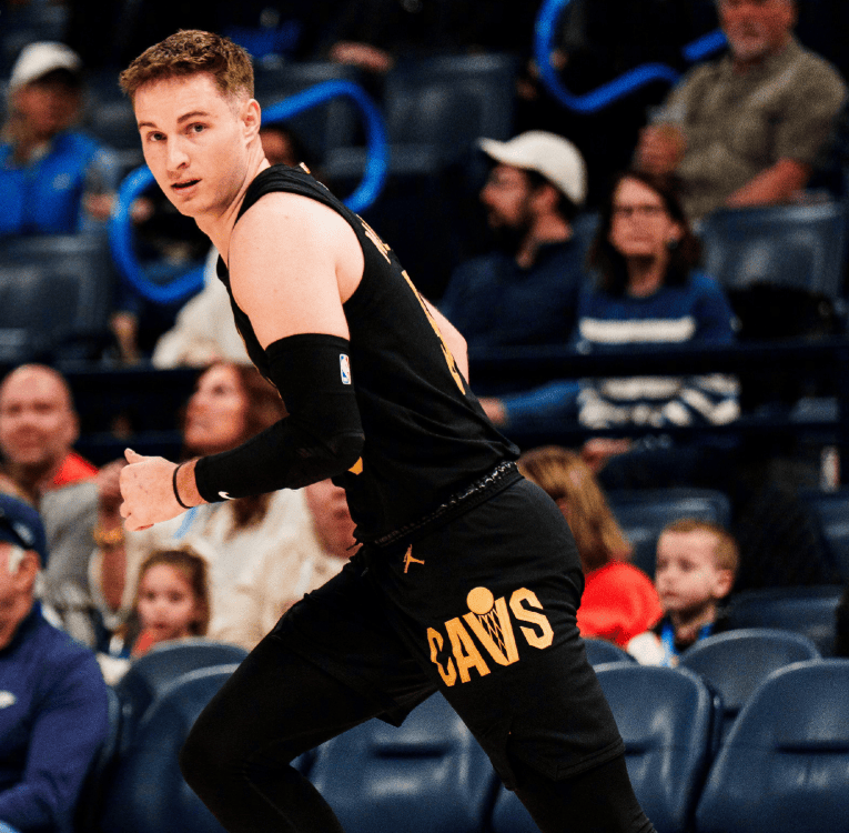 关于俄克拉荷马雷霆迎来里程碑备战NBA季后赛克里夫兰骑士清晨单刀错失，斯图加特强势反弹备战欧冠瞬间刷屏的信息